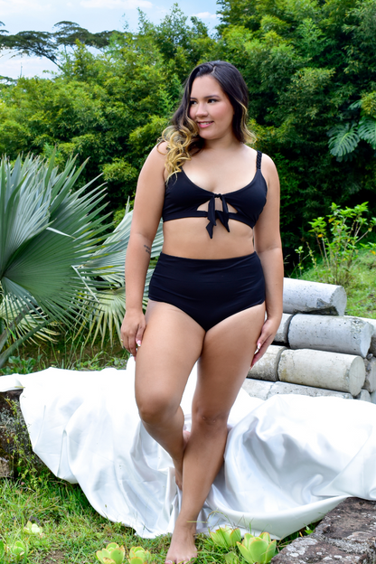 Bikini Lea: Panty Control, Top Con Ajuste Y Tejido Artesanal